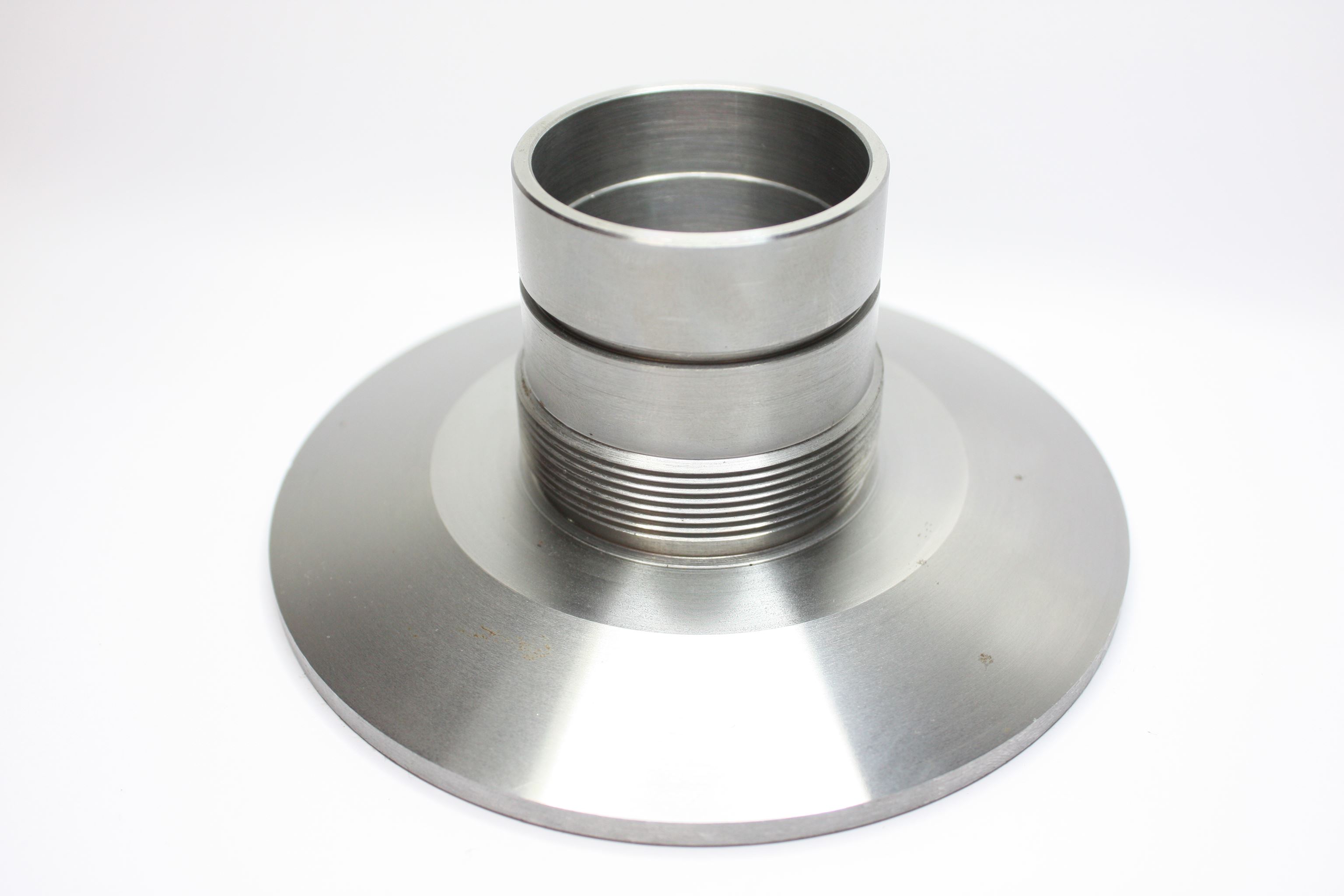 Elementy metalowe w zakładzie produkcyjnym